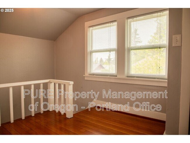 Building Photo - 5311 NE 30th Ave