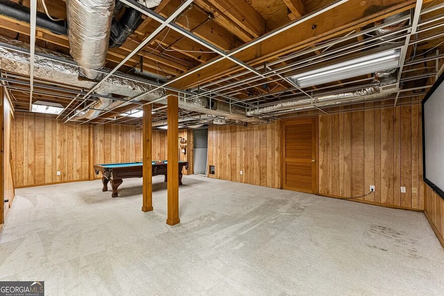 Building Photo - 220 Hollyridge Dr