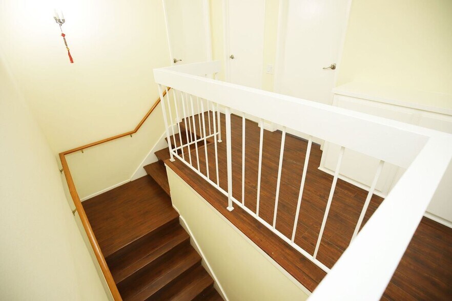 Building Photo - 16317 Sierra Ridge Way
