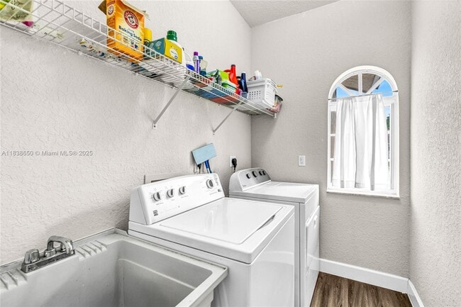Building Photo - 7602 NW 99th Terrace