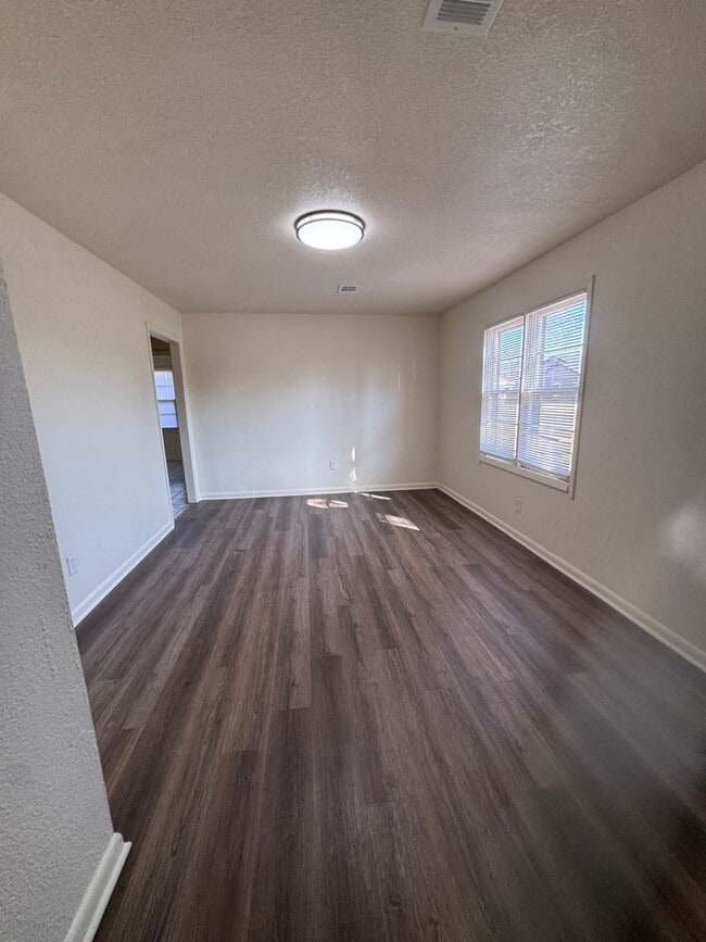 Building Photo - 212 S Magnolia Dr