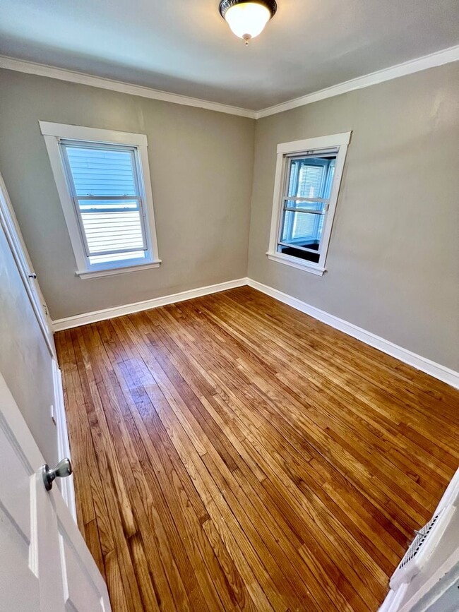Building Photo - Delightful 4 Bed/1 Bath Single Family Home...