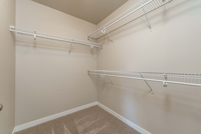 Building Photo - ASK ABOUT AUGUST MOVE IN SPECIAL 3 Bedroom...