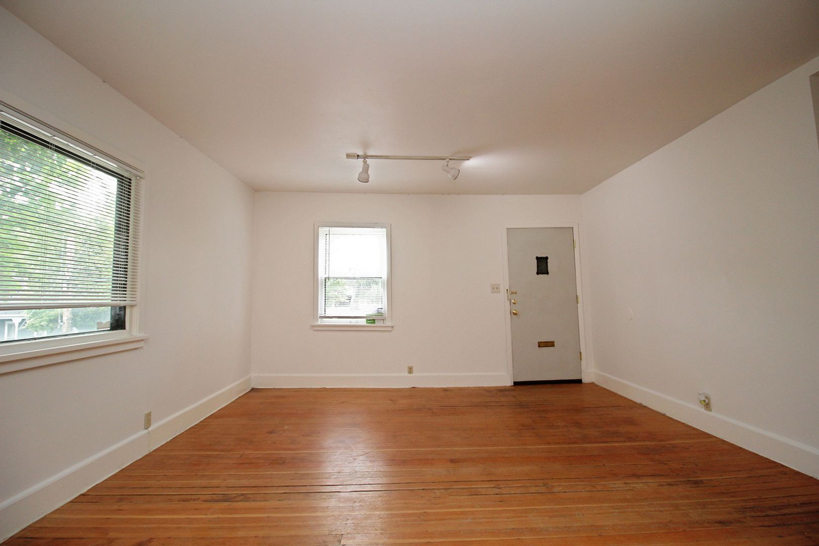 Building Photo - 1807-1811 SW Market St