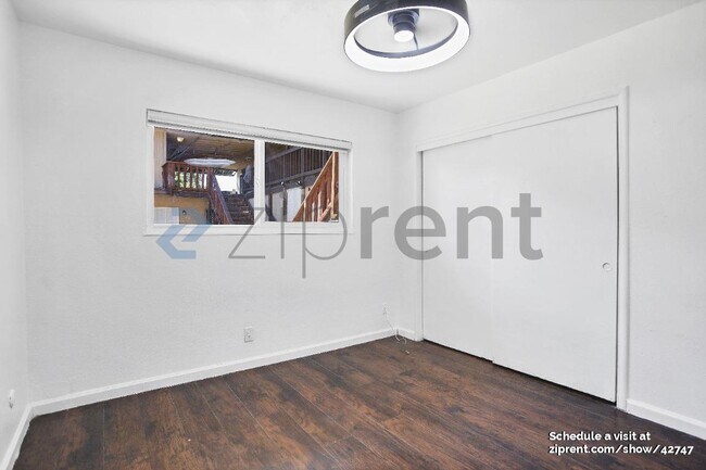 Building Photo - 132 W 18th St
