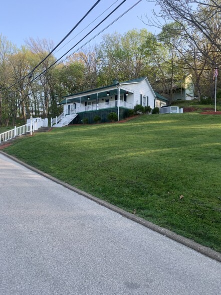 Building Photo - 412 Price St