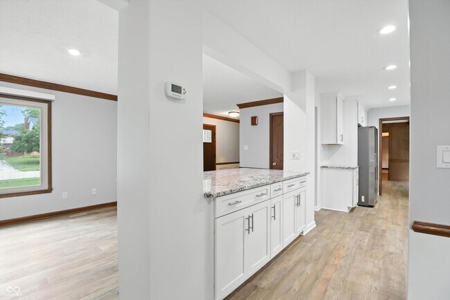 Building Photo - 781 Dayton Dr