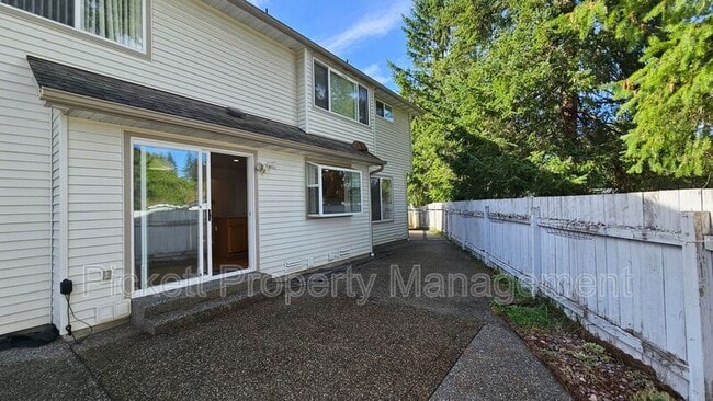 Building Photo - 6453 Grand Pine Loop NE