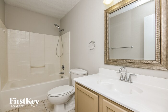 Building Photo - 5600 Ainsdale Dr