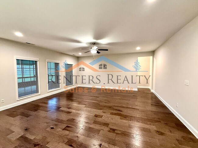 Building Photo - ? Beautiful Executive Home with 3-Car Garage + Incredible Outdoor Living ?