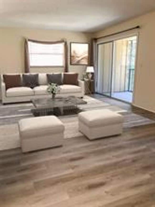 Building Photo - 2 Bedroom / 2 Bath Condo in Deltona Available Now!