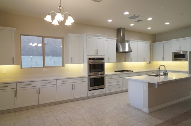 Building Photo - 10274 W Fetlock Trail