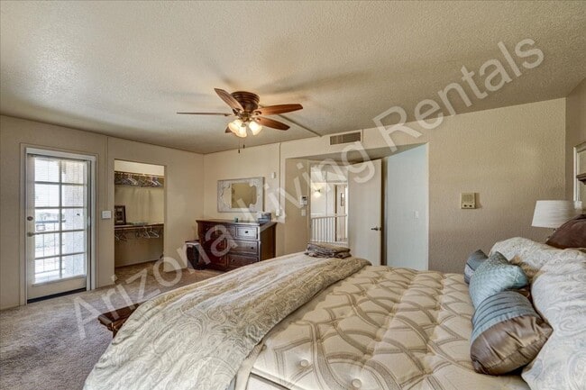 Building Photo - FURNISHED CONDO WITH POOL