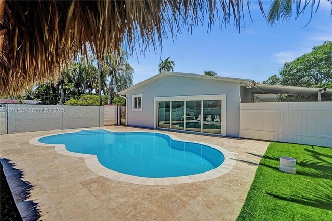 Building Photo - 16000 N Miami Ave