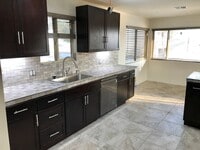 Building Photo - 790 Kootenay Dr