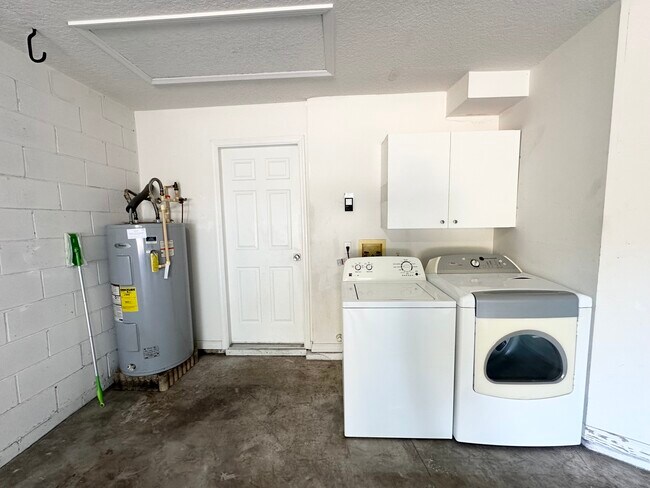 Building Photo - 804 E South St