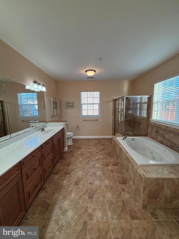 Building Photo - 7300 Travertine Dr