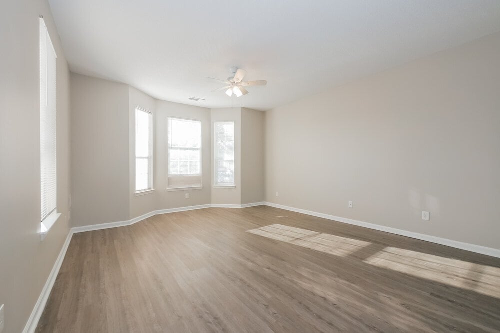 Building Photo - 7600 Creekside Ln