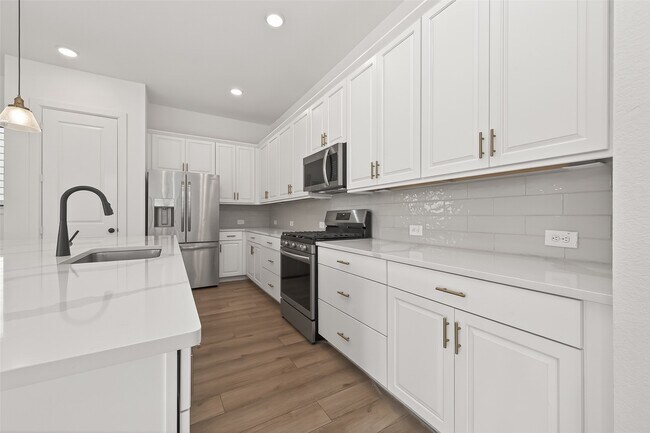 Building Photo - 16915 Chapel Knox Dr