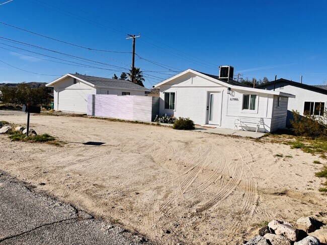 Building Photo - Adorable Studio Cabin near Joshua Tree Town Center