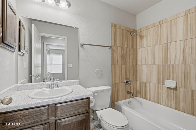 Building Photo - 1004 Aircoupe Way