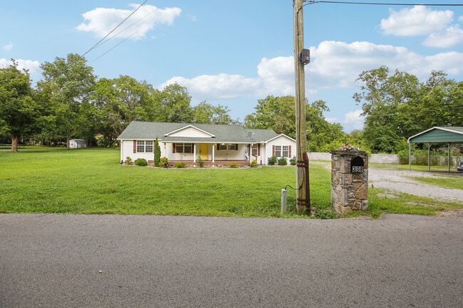 Primary Photo - 398 Old Douglas Rd