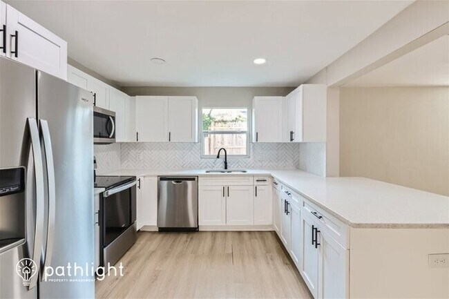 Building Photo - 1217 E Norfolk Street, Tampa, FL, 33604
