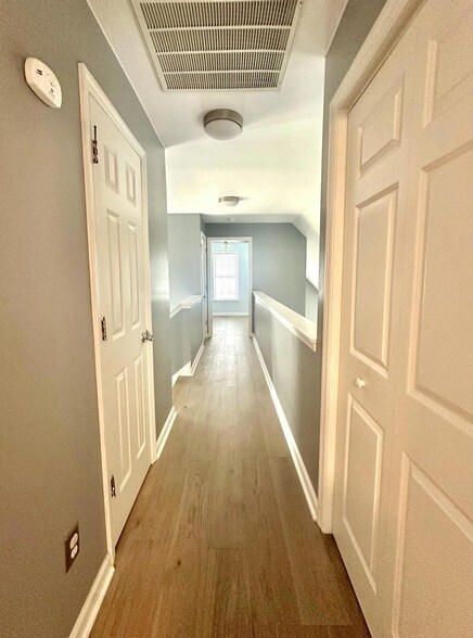 Building Photo - 1178 Pittsford Cir