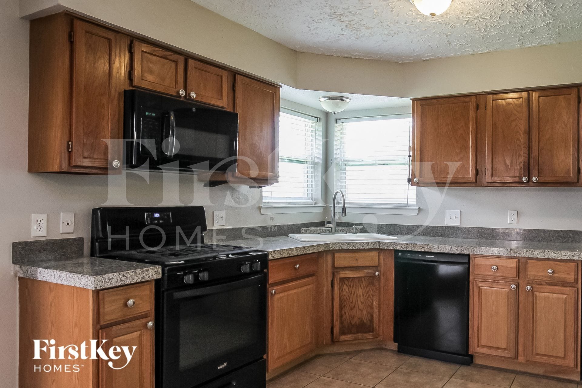 Building Photo - 1801 Whitebriar Dr