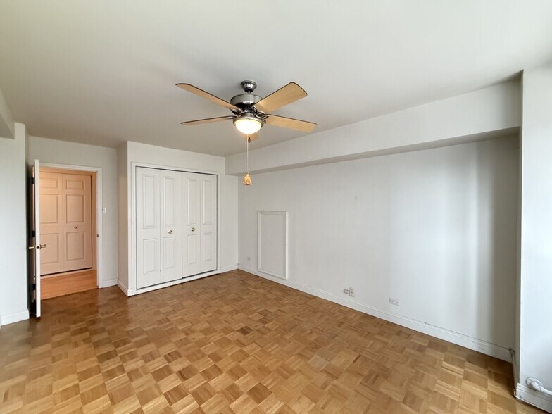 Building Photo - 4180 N Marine Dr