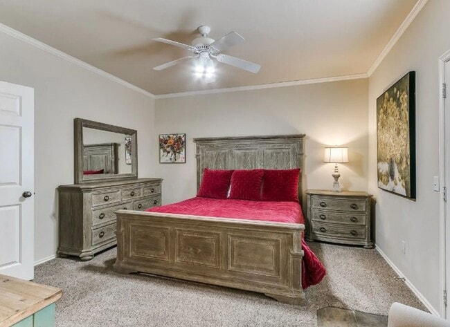 Building Photo - Adorable duplex + Edmond Schools + Lawncare Included