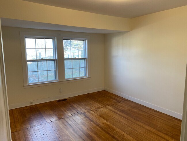 Bedroom - 15 Cole St