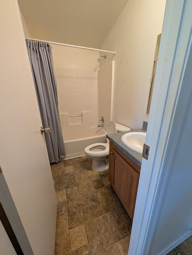 Building Photo - Nice Peck House on a Quiet Lot