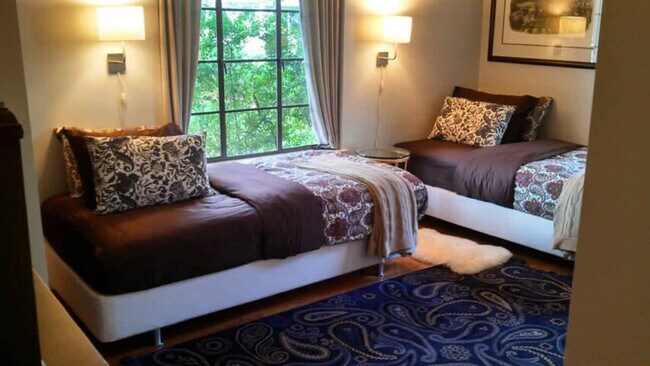 Building Photo - 600 Hermitage Ct