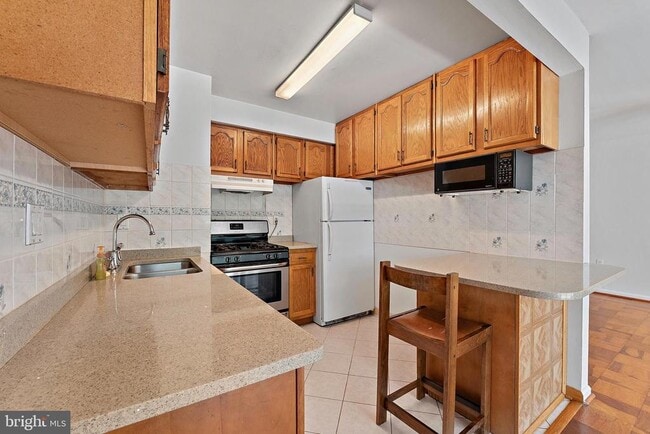 Building Photo - 4420 Briarwood Ct N