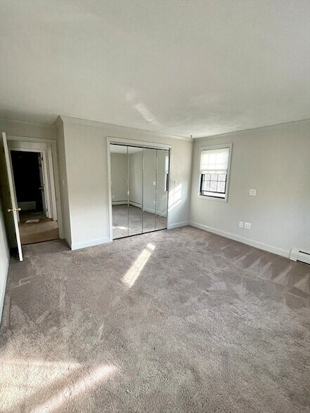 Building Photo - 8 Kenmar Dr