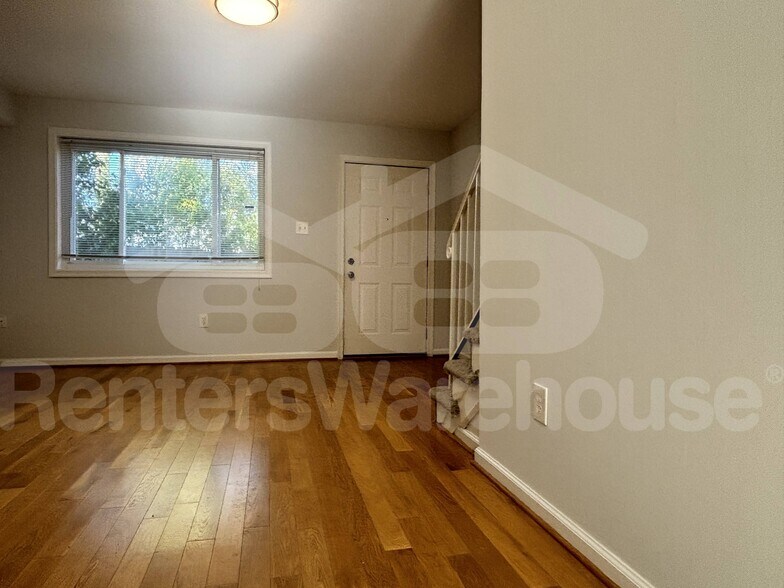 Building Photo - 1216 Westview Terrace