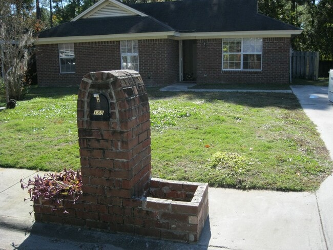 Building Photo - 133 Bordeaux Ln