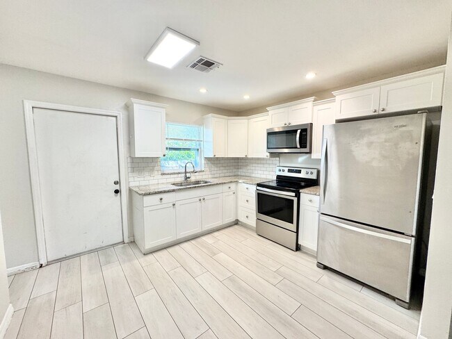 Building Photo - PB - Terrace Avenue Land Trust (2645 TA)
