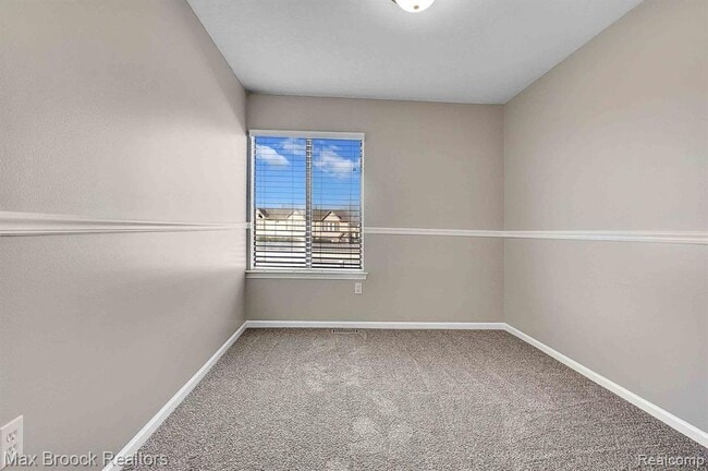 Building Photo - 50406 Bay Run S