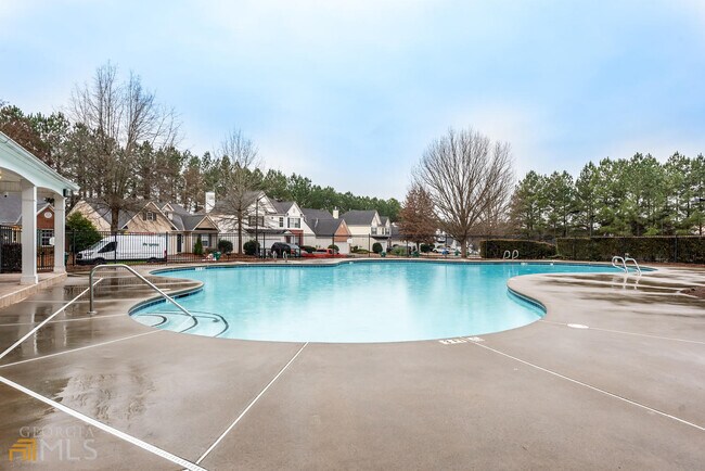 Building Photo - 246 Village Square Dr