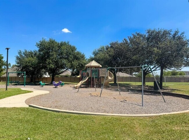 Building Photo - 19026 Yellow Thrush Dr