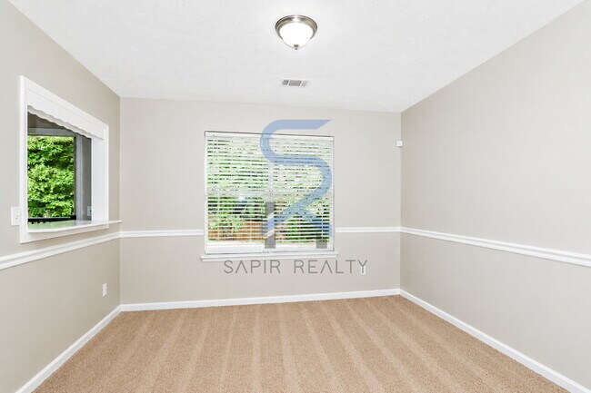 Building Photo - Spacious & Inviting – 3BR Home in a Serene Decatur Neighborhood