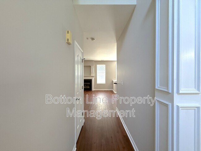Building Photo - 5622 Wallace Cabin Dr