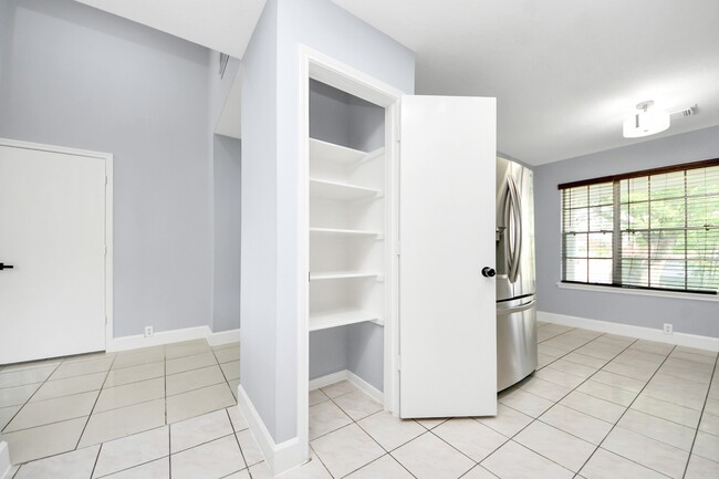 Building Photo - 2604 Eldridge Park Way