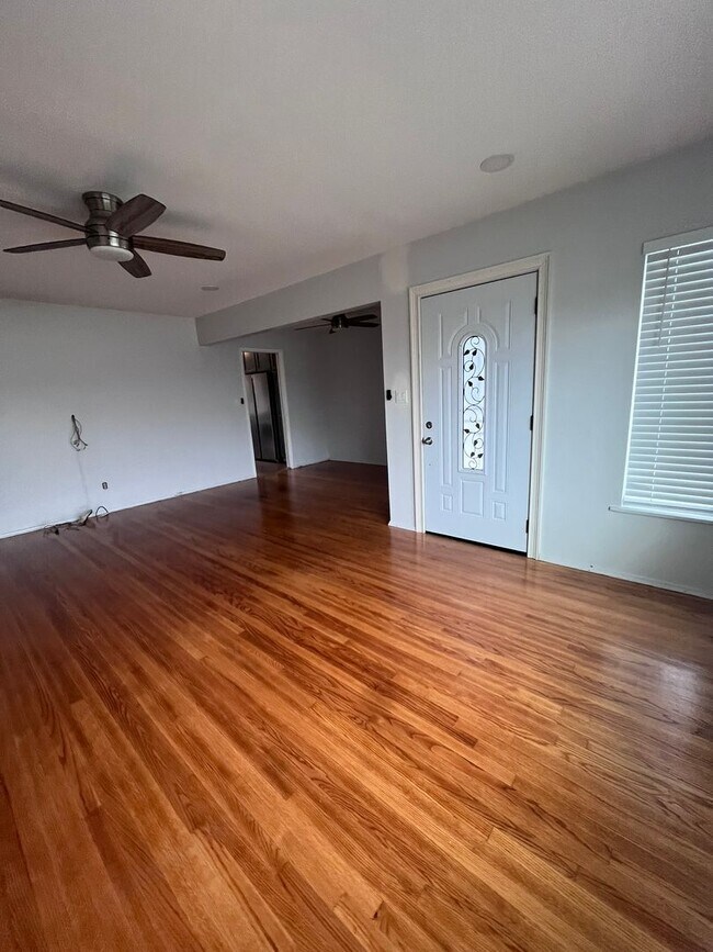 Building Photo - Imperial Beach! Coastal Charm Meets Everyd...