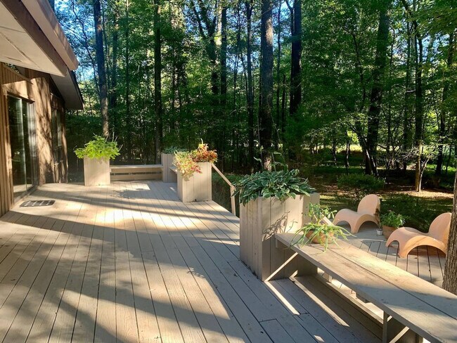 Building Photo - 603 Rock Creek Rd