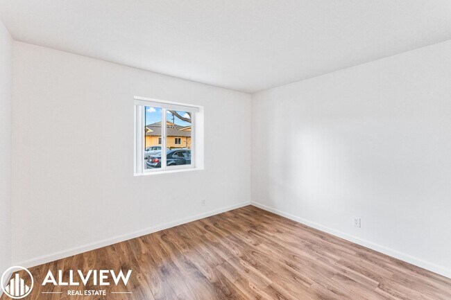 Building Photo - 7572 Amazon Dr