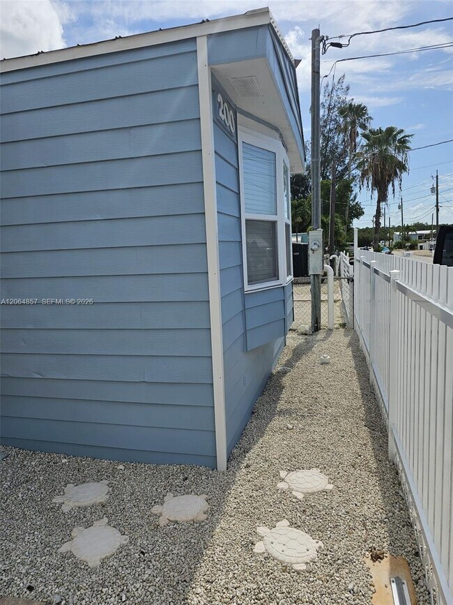 Building Photo - 200 Buttonwood Ave