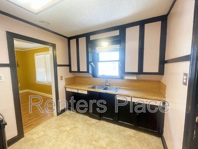 Building Photo - 1143 S Wheeling Ave